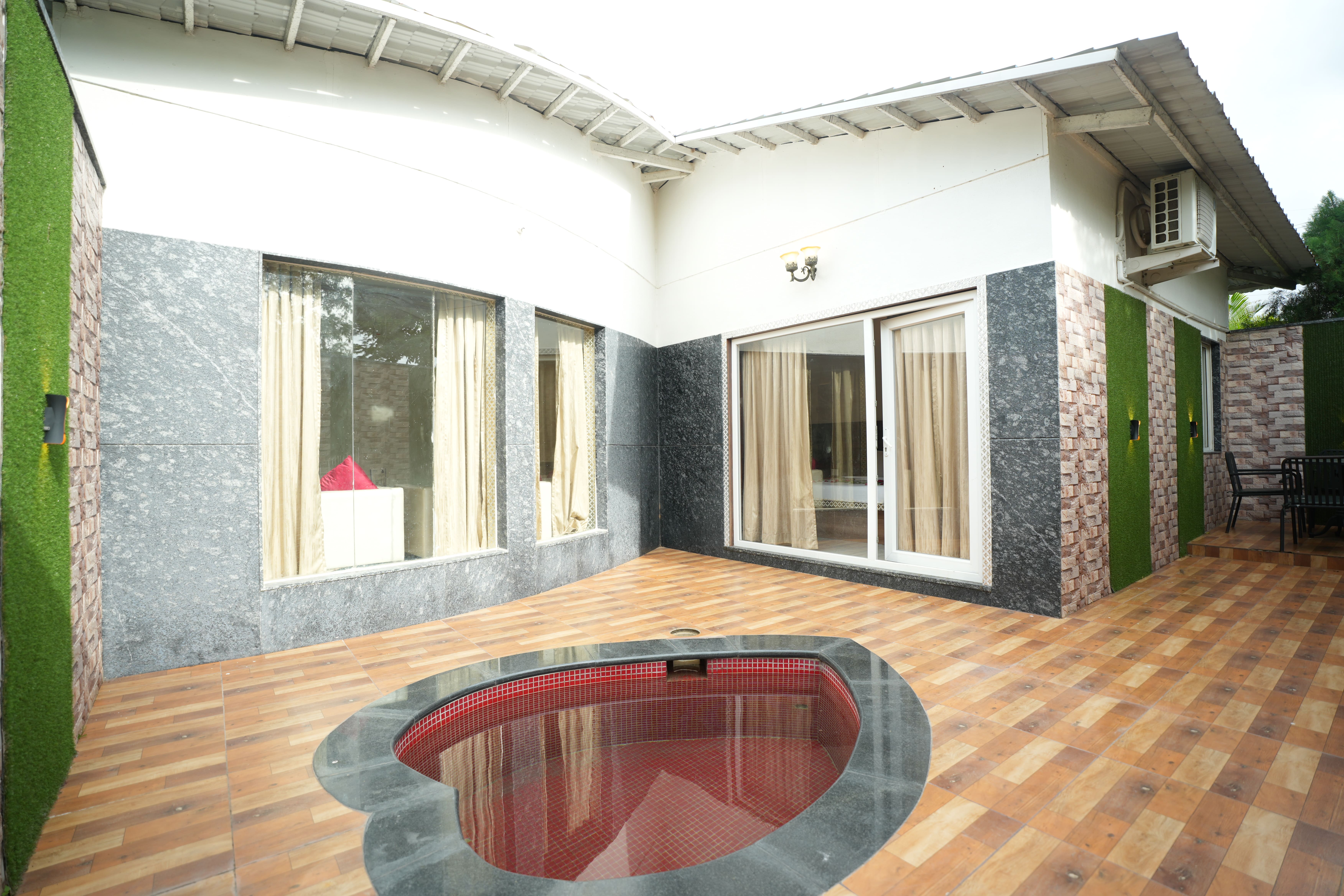 Luxury holiday suites and cottages at premium resorts near Bangalore for perfect getaways.